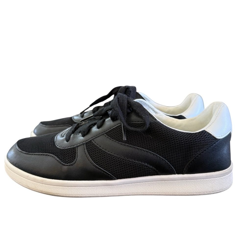 Women’s size 10 Old Navy Sneakers